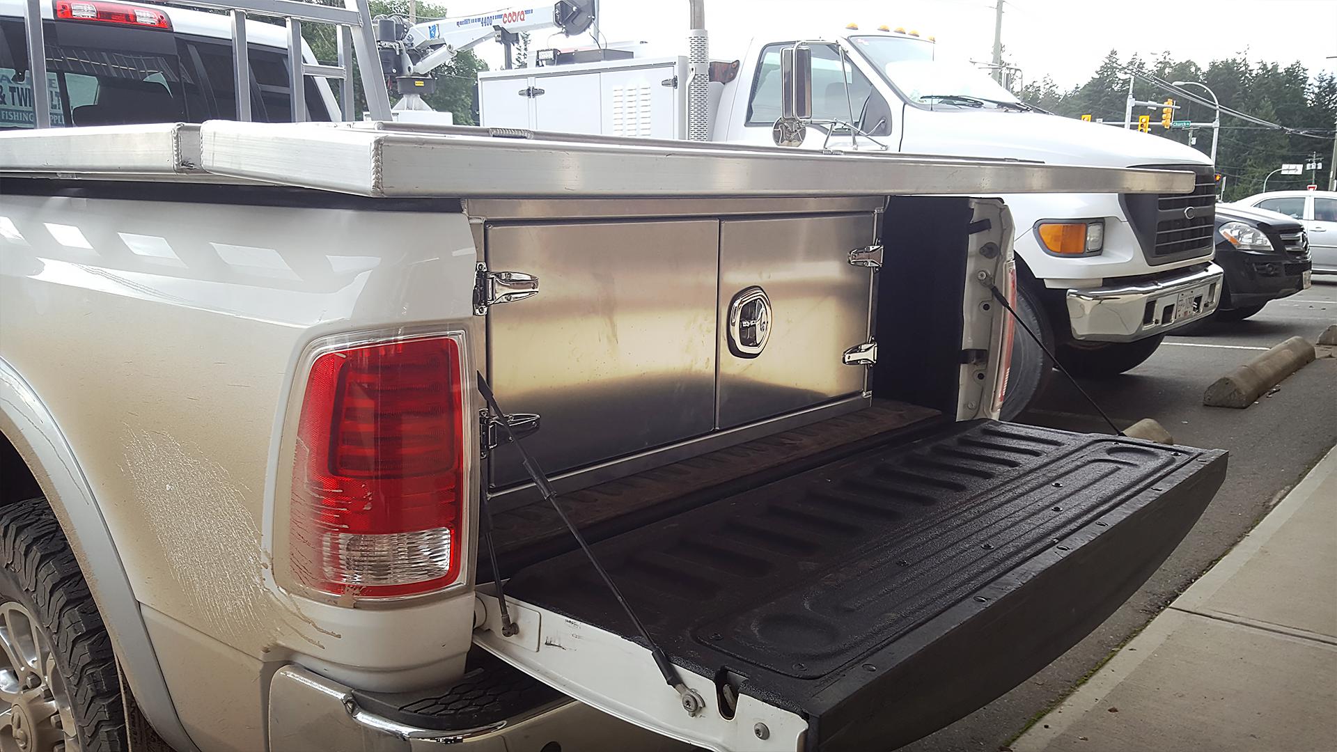 Custom Fabrication :: Noteworthy Projects Showcase :: Tonneau Cover